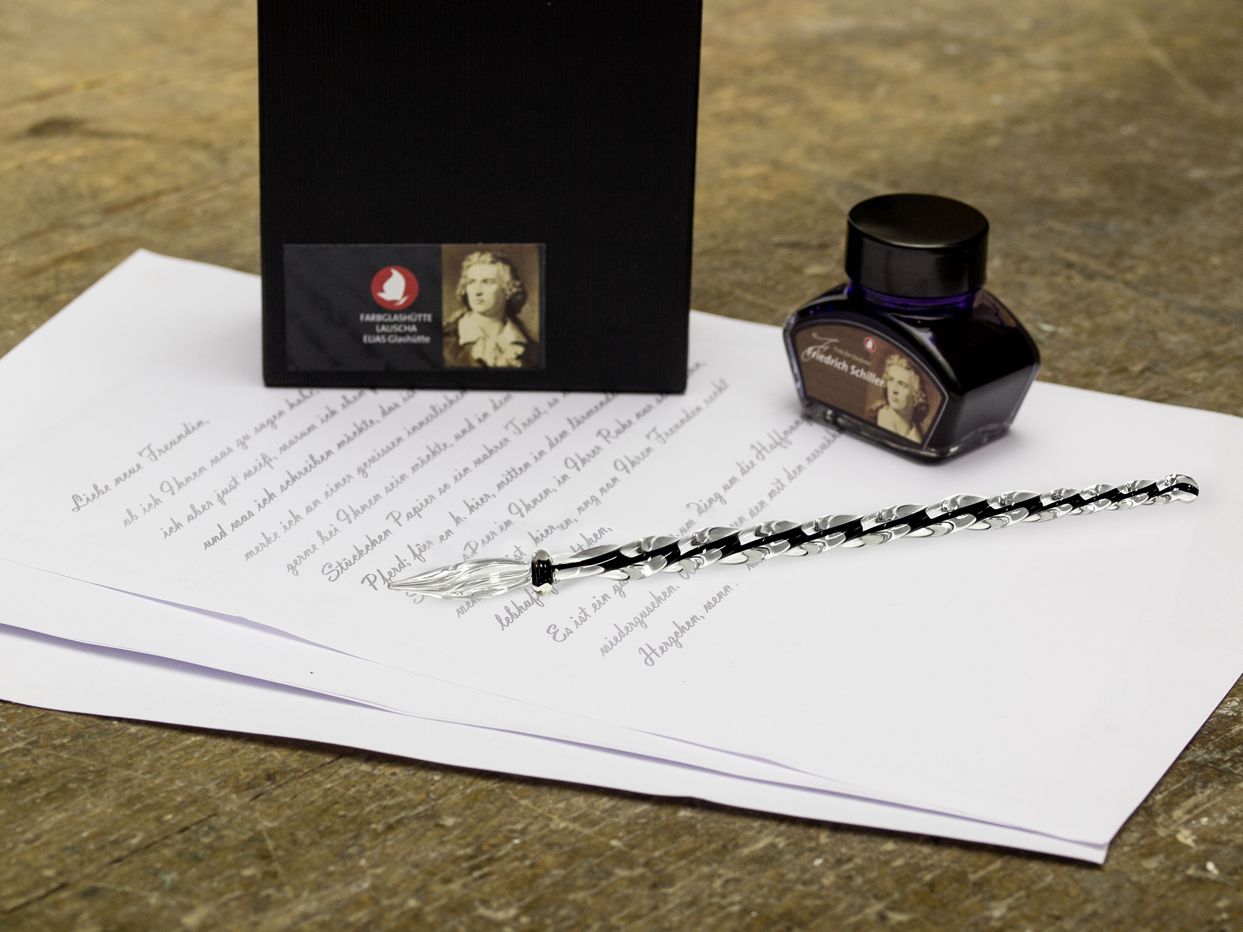 Glasfeder Geschenkset SCHILLER in Geschenkbox inklusive Tinte und Glasfeder, Design Schwarz