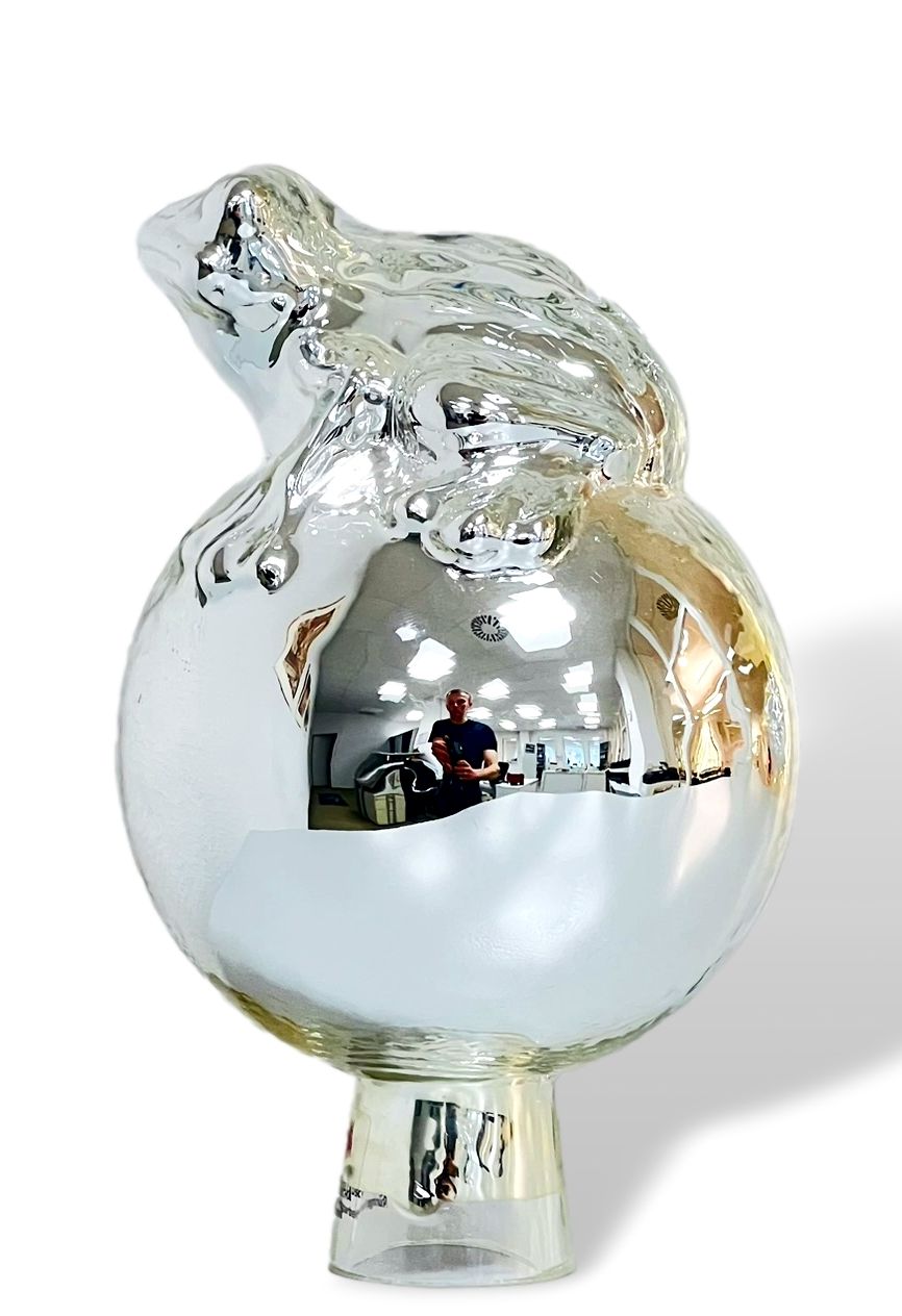 Rosenkugel Frosch auf Kugel ca. 12 cm silber verspiegelt Rosenkugel Klassik die märchenhafte Gartenidee Rosenkugel Frosch auf Kugel ca. 12 cm silber verspiegelt Rosenkugel Klassik die märchenhafte Gartenidee