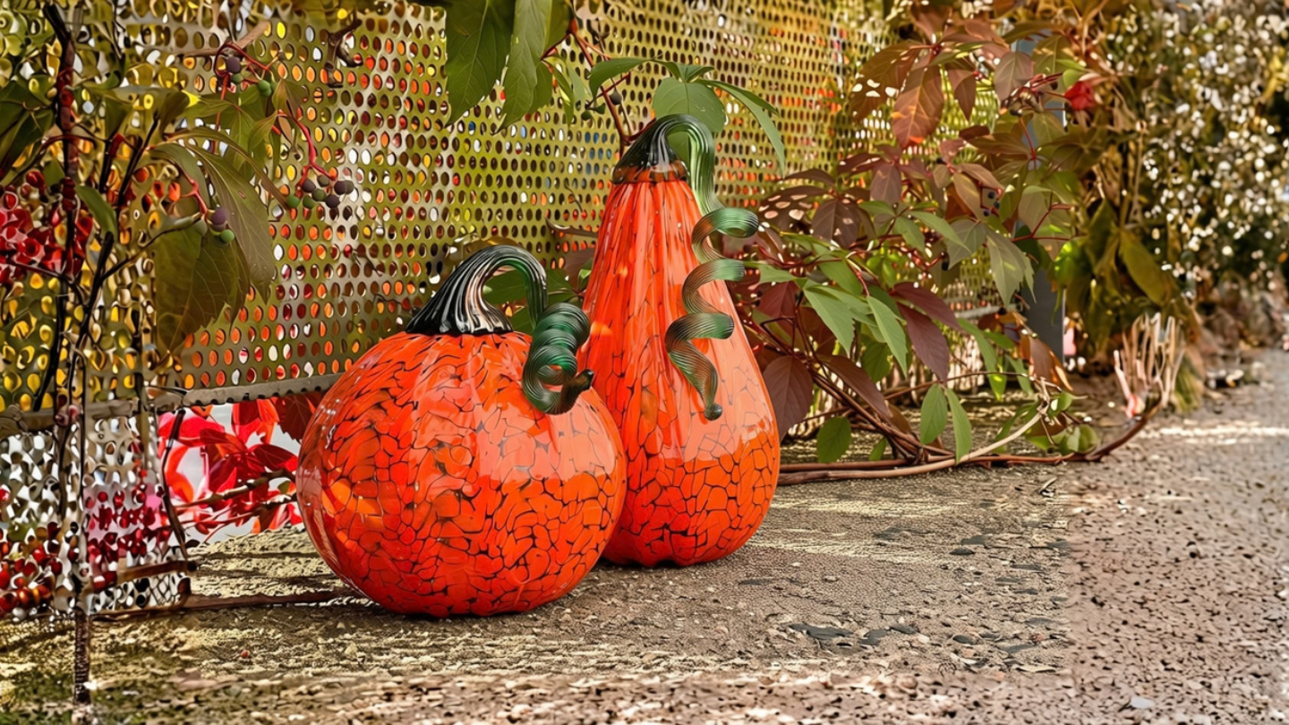 Unsere Glaskürbisse sind zurück – Herbstzauber aus Lauscha mit Gruselfaktor!