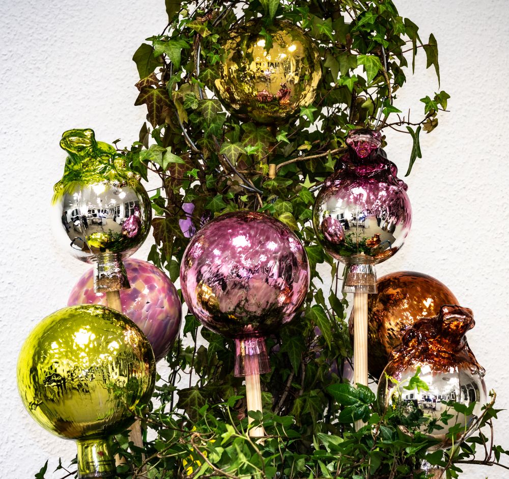 DIE Rosenkugel VENEZIA Limonengrün Frosch auf Kugel verspiegelt -  NEUHEIT 2019 - die märchenhafte Gartenidee