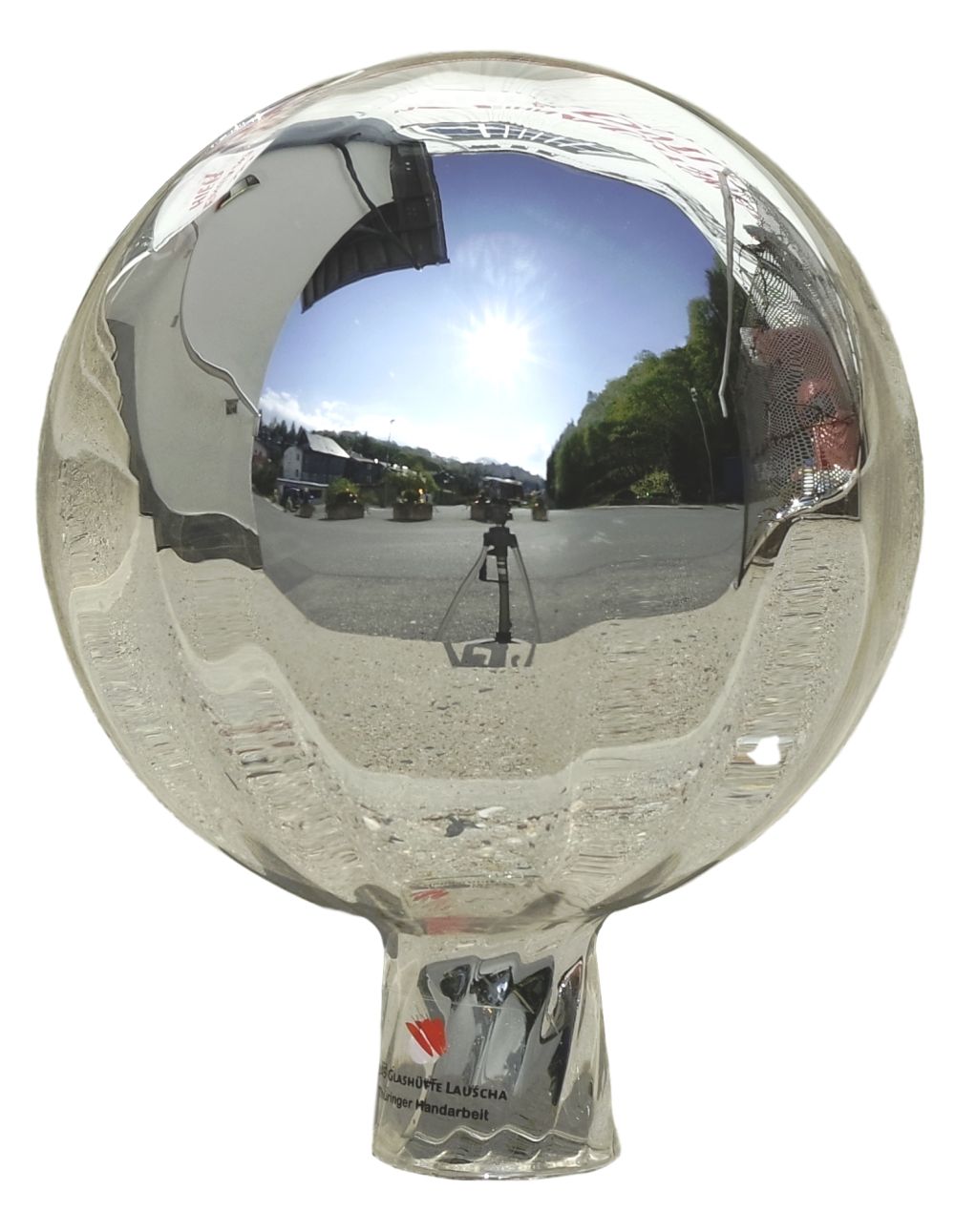 Rosenkugel 15 cm silber verspiegelt, streifenoptisch - Le Monde, die MAGISCHE - NEU 2020 & bereits heiß begehrt.. Rosenkugel 15 cm silber verspiegelt, streifenoptisch - Le Monde, die MAGISCHE - NEU 2020 & bereits heiß begehrt..